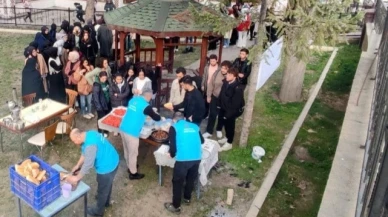 Müftü Ayvaz Üniversiteli Gençlerle Bir Arada