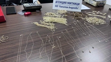 Tedirginliği altın kaçakçısını ele verdi