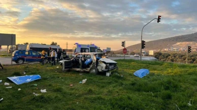 Tır ile otomobil çarpıştı: 3 ölü 2 yaralı