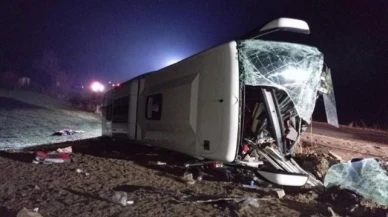 Yolcu otobüsü devrildi: 1 ölü, 18 yaralı