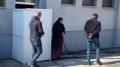 Zabıtayı gören dilenci, kadınlar tuvaletine saklandı