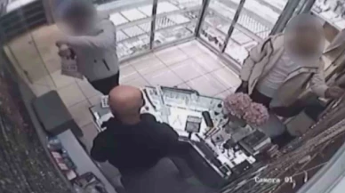 10 bin lira değerindeki takıyı çalan hırsızlar kameraya yakalandı