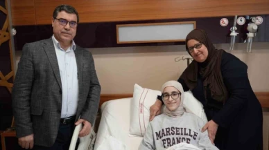 4 yıldır yemek yiyemeyen 15 yaşındaki kız sağlığına kavuştu