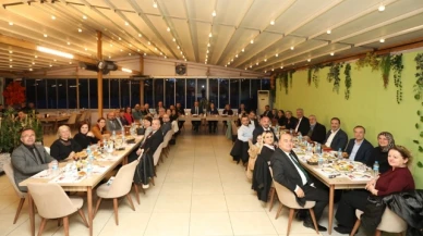 Başkan Kargı’dan Meclis Üyelerine Plaket