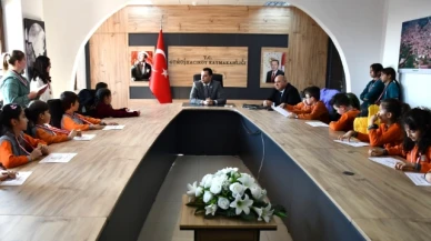 Büyükkaymakcı, Öğrencileri Ödüllendirdi