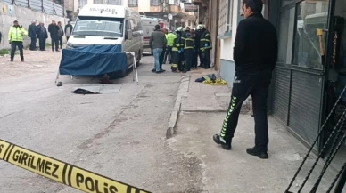 İşçi servisinin altına kalan yaşlı adam hayatını kaybetti