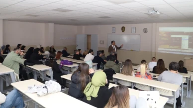 "Kütüphanemizin İmkan ve Fırsatları" Konulu Söyleşi Düzenledi