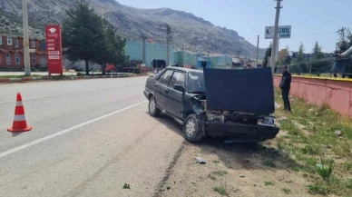 Otomobil yoldan çıktı, 1'i ağır 2 kişi yaralandı