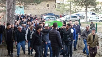 Suda cesedi bulunan çocuk dualarla son yolculuğuna uğurlandı