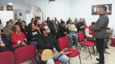 Sütcü, MHP İlçe Başkanlığı'nın Standını Ziyaret Etti