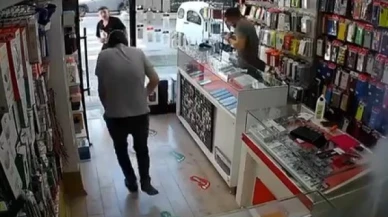 Telefondan çıkartılan batarya patladı, vatandaşlar büyük panik yaşadı