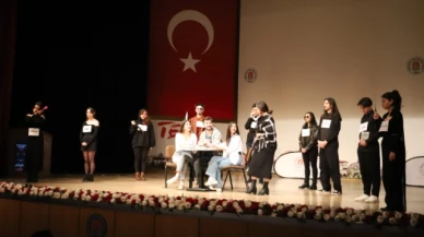 Tiyatro Gösterisi ve Konferans Düzenlendi