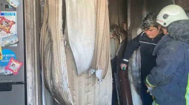 Yangında ev kullanılamaz hale geldi, 2 büyükbaş hayvan telef oldu