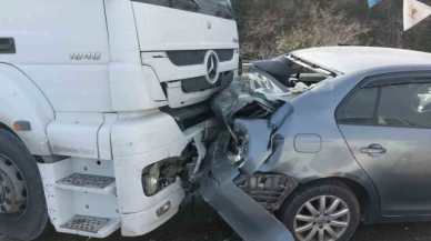 Zincirleme trafik kazası: 1'i polis 3 yaralı