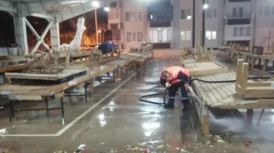 Belediye Ekiplerinden Bayram Temizliği
