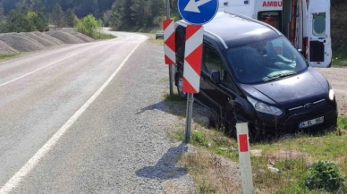Direksiyon başında fenalaşarak kaza yapan sürücü hayatını kaybetti