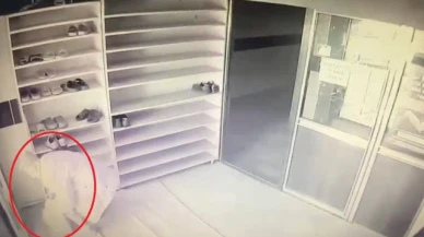 Hırsız, camide gözüne kestirdiği iki çift ayakkabıyı çaldı