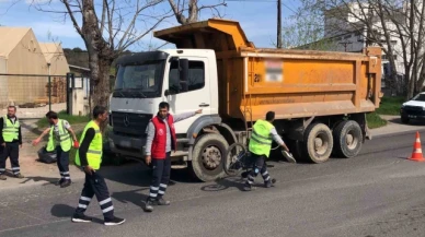 Kamyonla çarpışan bisikletlinin ağır yaralandığı kaza kamerada: Şoför alkollü çıktı