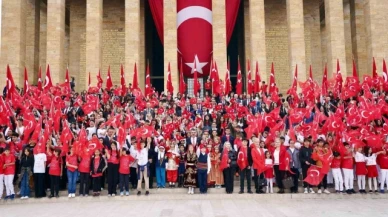Milli Eğitim Bakanı Tekin, çocuklarla Anıtkabir'de