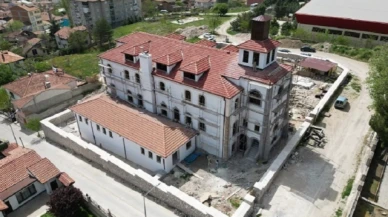 Tarihi Kızlar Mektebini İnceledi