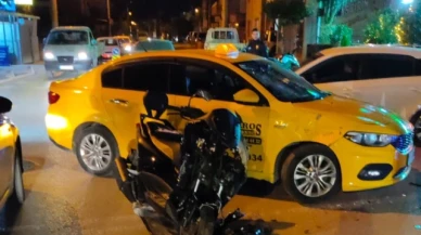 Ticari taksi ile motosiklet çarpıştı: 4 yaralı