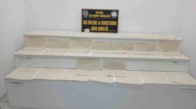 Yolcunun çantasından milyonlarca liralık uyuşturucu çıktı