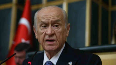 Bahçeli: " İmralı canisinin ve cezaevindeki terör mahkumlarının affını istiyor musunuz, Vatan topraklarının bir bölümünde bağımsız Kürdistan'ın kurulmasından yana mısınız"