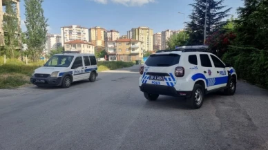 Boşanma aşamasındaki eşinin yüzünü cam parçasıyla kesti