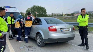 Direksiyon başında rahatsızlanan sürücü bariyerlere çarparak yaralandı