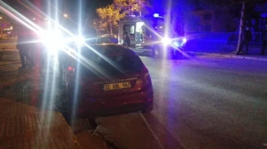 Ehliyetsiz sürücünün kullandığı motosikletle otomobil çarpıştı: 3 yaralı