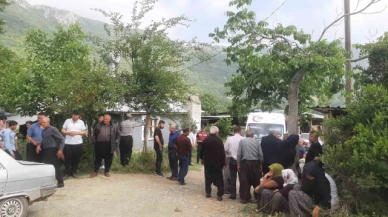 Ev ve çevresinde silahla vurulmuş 3 ceset bulundu