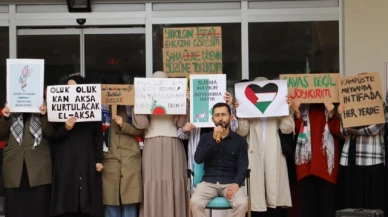 “Filistin’e Destek Öğrencilere Özgürlük” Temalı Gösteri Düzenlendi