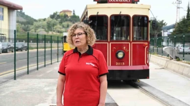 Hem günde 500 yolcu taşıyor hem de ev işlerini aksatmıyor