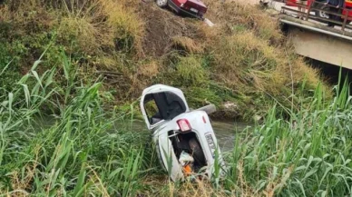 İki otomobil çarpıştı, biri dereye uçtu: 5'i ağır 8 yaralı