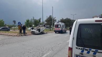 Kazada savrulan araç ters döndü: 3 yaralı