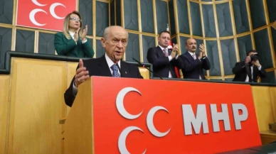 MHP Lideri Bahçeli: "Birkaç emniyet müdürünün açığa alınmasıyla geçiştirilemeyecek bir komplo devrededir"