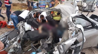 Otomobil ile tır çarpıştı: 2 ölü, 3 yaralı