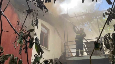 Sobadan çıkan yangında ev kullanılamaz hale geldi