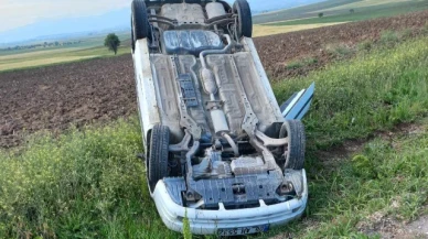 Sürücüsünün hakimiyetini kaybettiği otomobil ters döndü: 1 yaralı