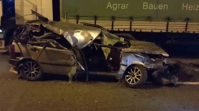 Tıra çarpan otomobil hurdaya döndü: 1 yaralı