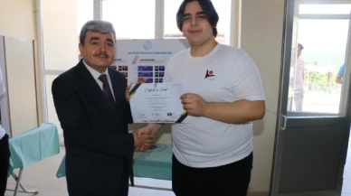 Türkmen, TÜBİTAK 4006 Bilim Fuarı Sergi Açılışına Katıldı