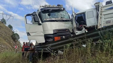 Yakıt tankeriyle tır kafa kafaya çarpıştı: 3 yaralı