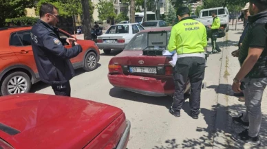 Zincirleme kazada maddi hasar meydana geldi