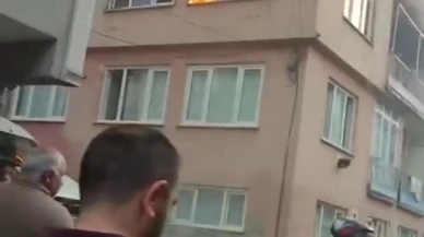 3 katlı binanın en üst katı alev alev yandı