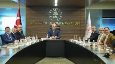 Bakan Ersoy, Yunus Emre Enstitüsü mütevelli heyeti ile bir araya geldi