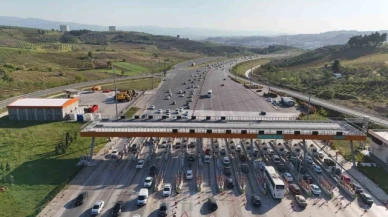 Bakan Uraloğlu: "Otoyollardan 21 milyon 67 bin 377 araç geçti"