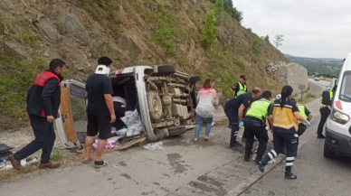 Bayram ziyaretine giden aile kaza yaptı: 1'i ağır 8 yaralı