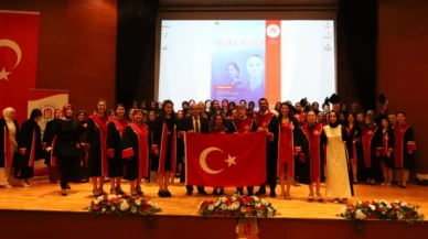 Ebe ve Hemşireler Törenle Yemin Etti