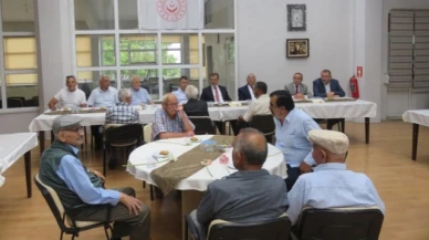 İlçe Protokolü Huzurevi Sakinleriyle Bir Araya Geldi