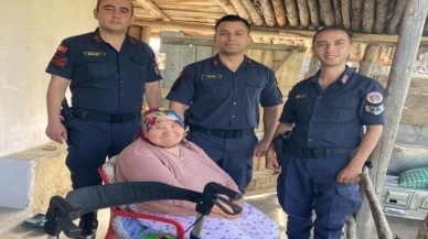 Jandarma felçli vatandaşın tekerlekli yürüteç hayalini gerçekleştirdi